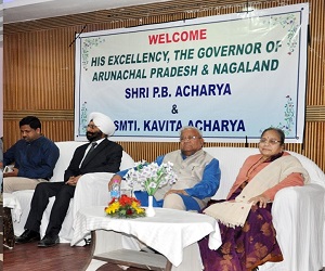 The Governor of Arunachal Pradesh Shri P.B. Acharya and the State�s First Lady Smt Kavita Acharya  with the members of various communities from different parts of the country working in the State at Naharlagun on 7th March 2017.